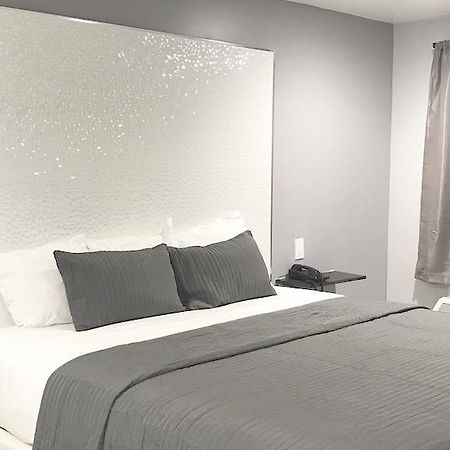 Ramsey Inn & Suites エクステリア 写真